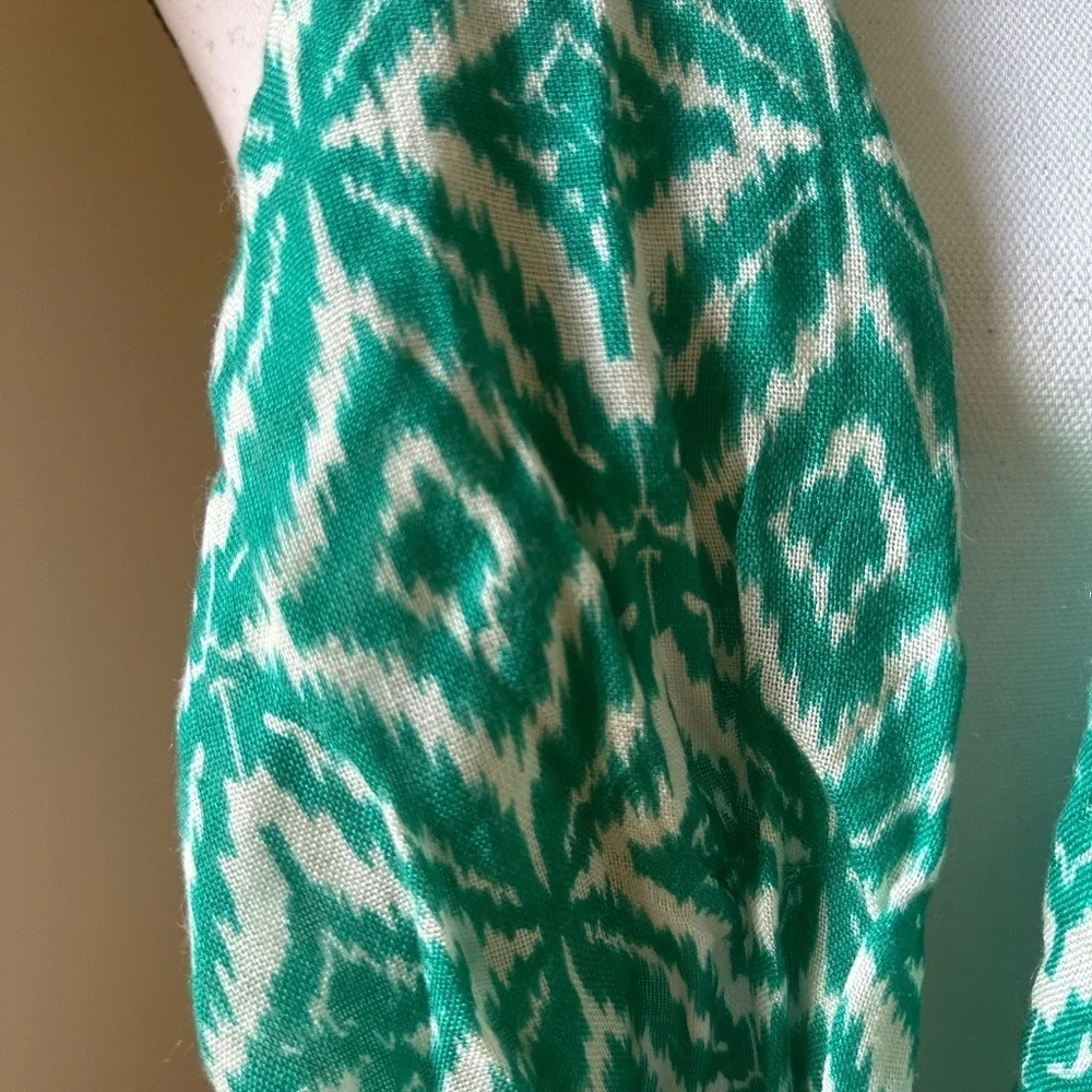 *MARYAM* Green x White Pattern Fashion Tassel Scarf